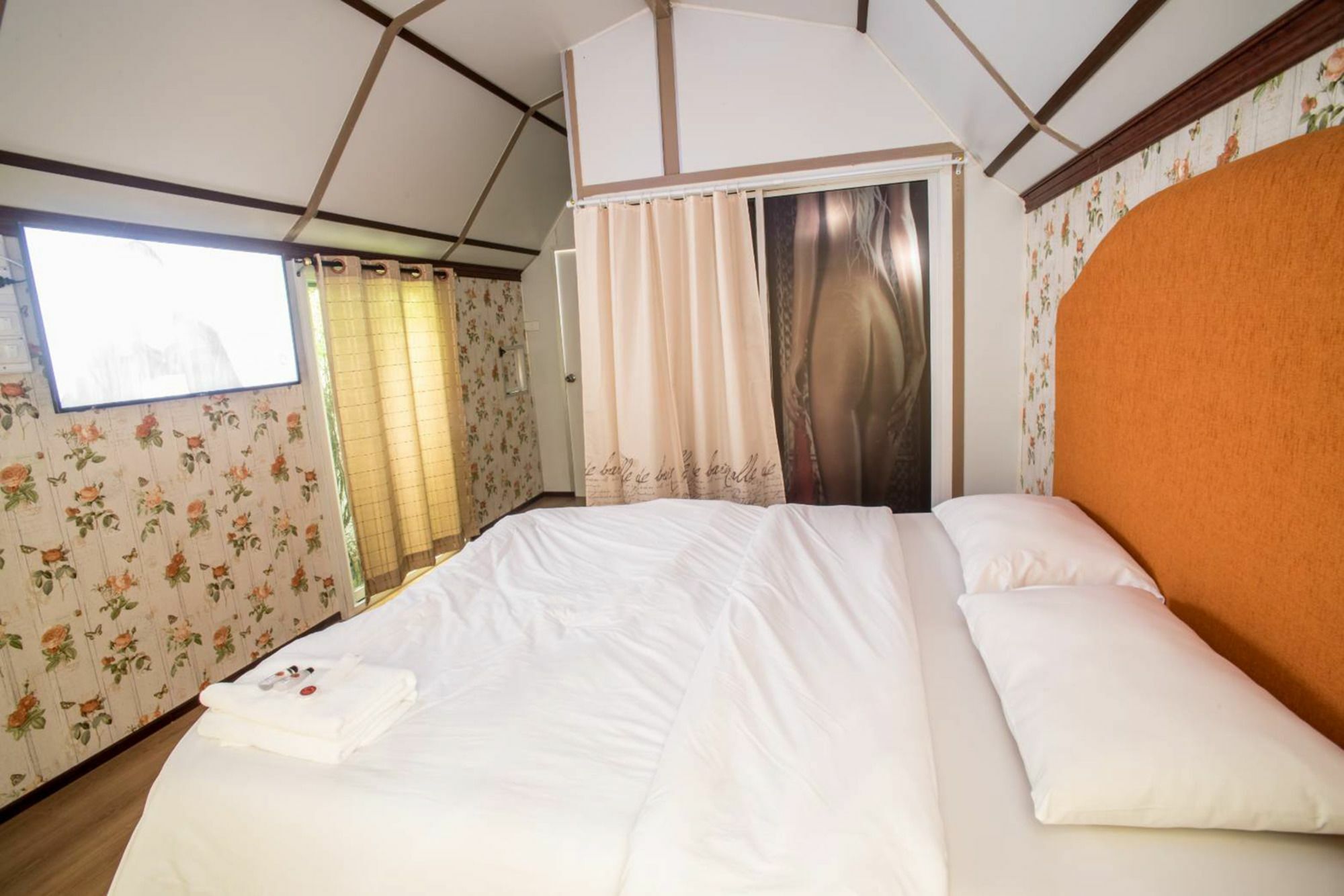 Kurina Hotel (Adults Only) Бангкок Экстерьер фото